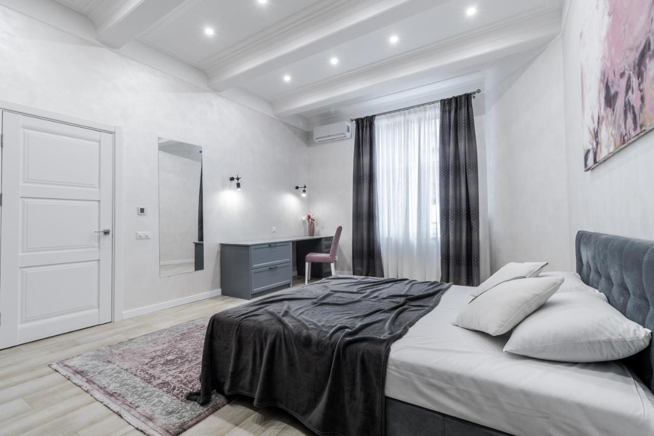 Inshiapartments On Lysenka Str Lviv Buitenkant foto